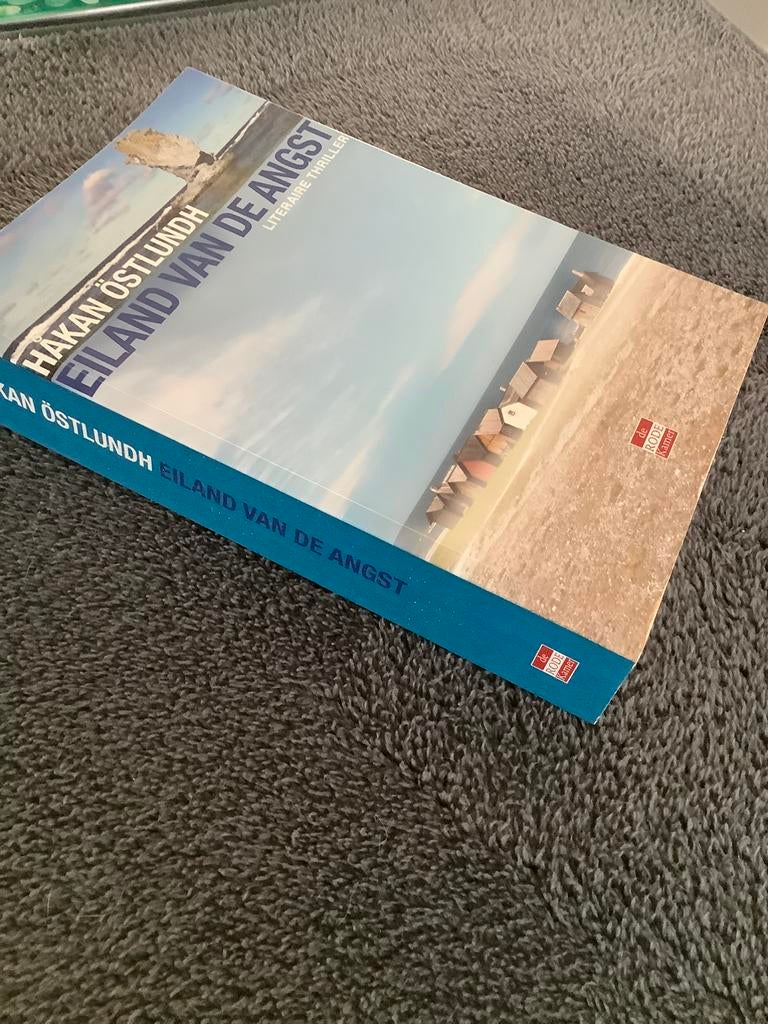 Thriller- Håkan Östlundh - Eiland van de angst, Boeken, Ophalen, Zo goed als nieuw, Håkan Östlundh