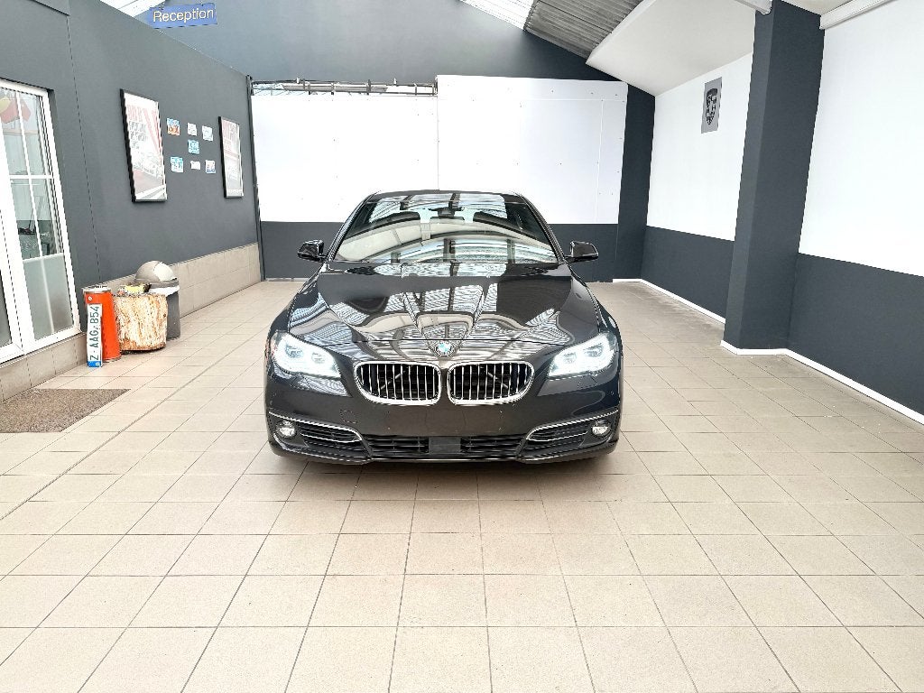 BMW 535 iXA Luxury Line 03/2015 "127.000Km" Carnet BMW FULL, Automaat, 4 deurs, https://public.car-pass.be/vhr/0cabe0b4-c5e9-4a7c-a223-4e3ab35bd943