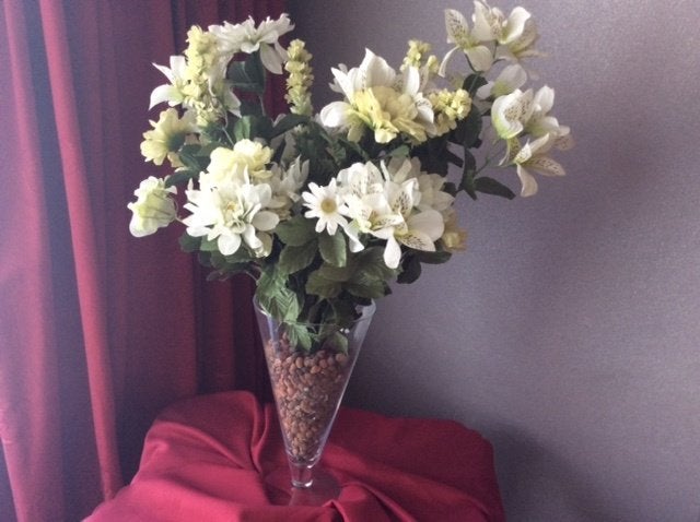 Te koop Vaas met bloemen, Huis en Inrichting, Woonaccessoires | Vazen, Transparant, Ophalen of Verzenden, Geschikt voor droogbloemen