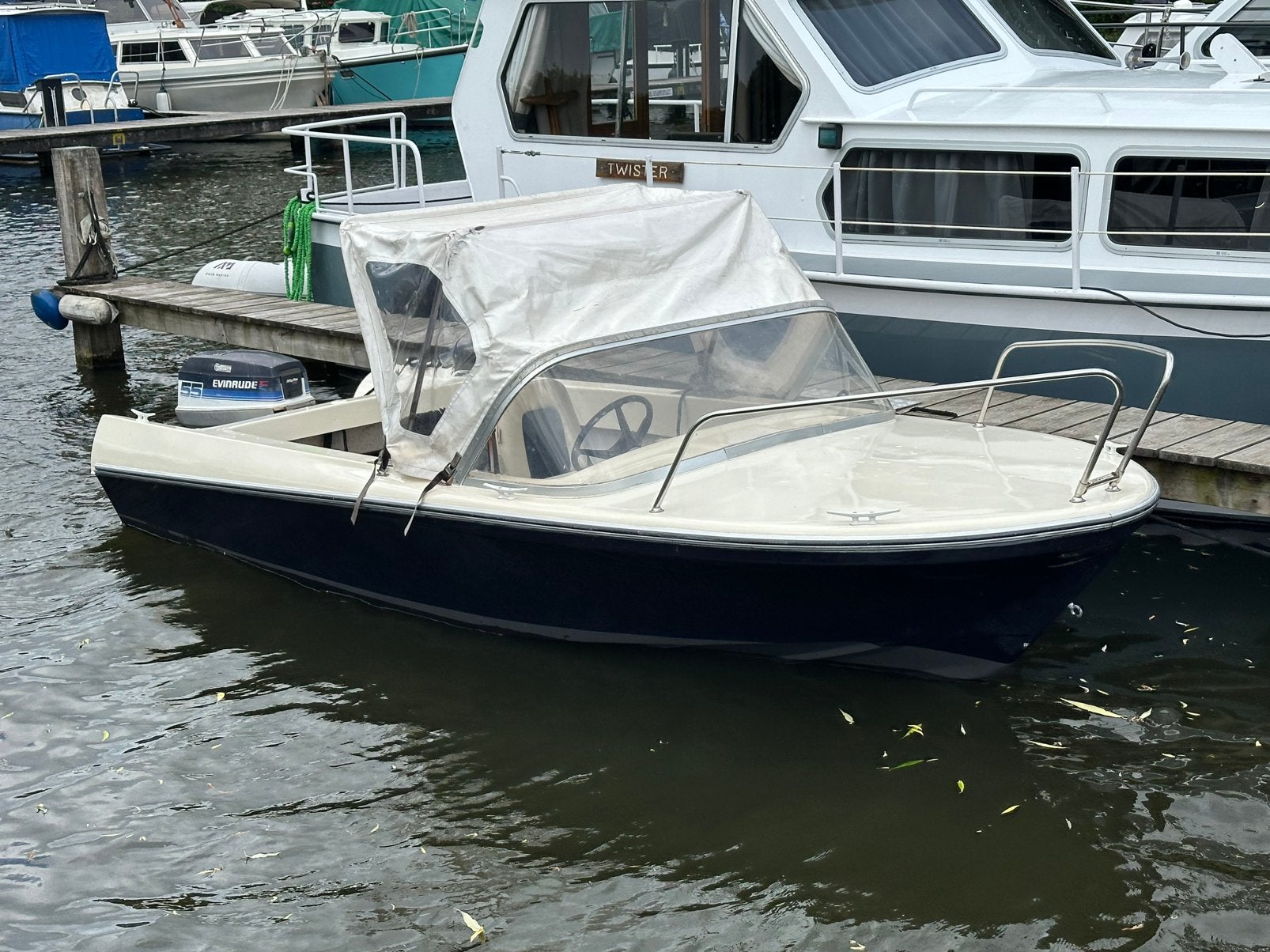 motorboot evinrude jonson  55 pk.Nieuwe verf en antifolie, Ophalen, Gebruikt, Buitenboordmotor, Trailer