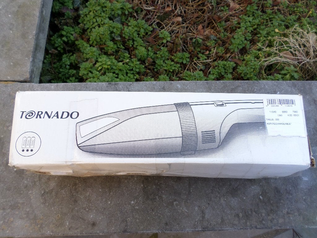 Aspirateur à main Tornado avec prise neuf, Electroménager, Aspirateurs, Neuf, Convient aux sols durs, Enlèvement ou Envoi, Moins de 1 200 watts