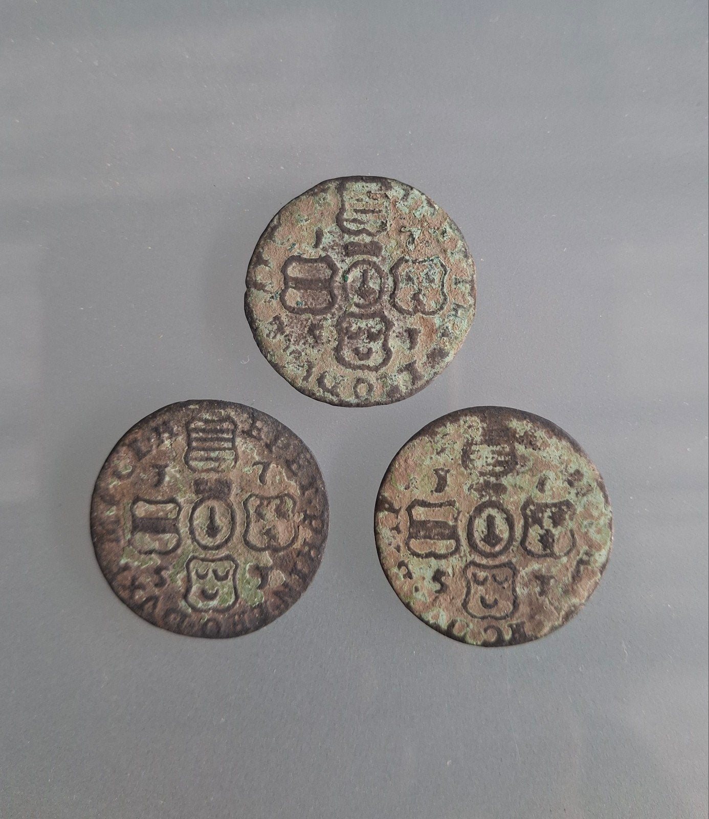 3 liard munten uit 1751, Ophalen