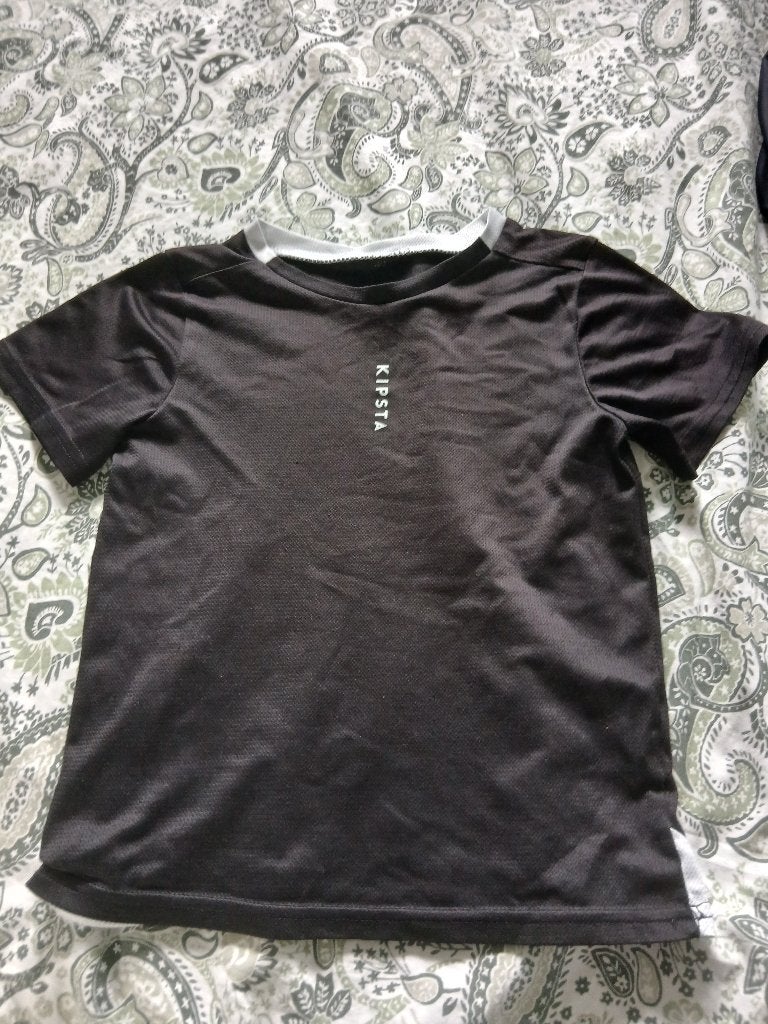 2 Shorts en tshirt jongen maat 122 tor 128, Ophalen, Gebruikt, Jongen, Setje