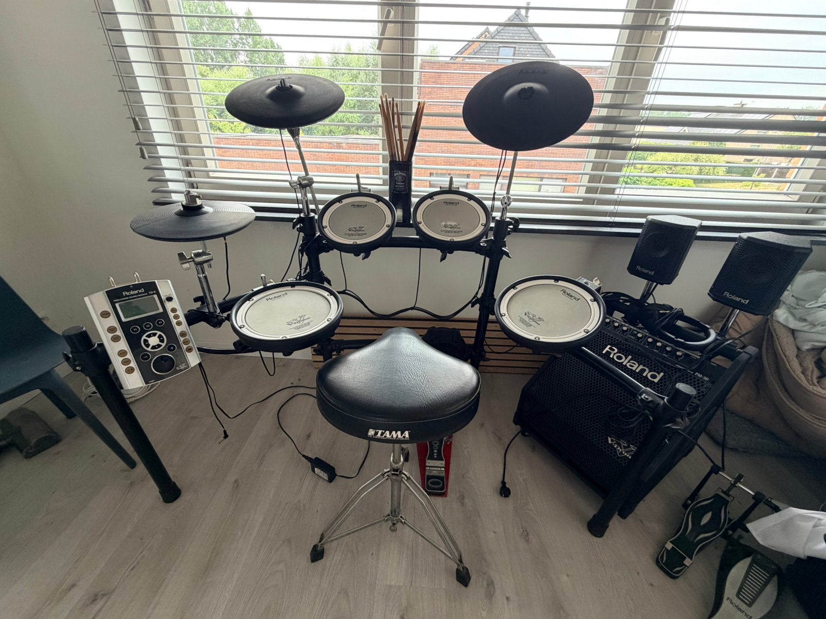 Roland TD-9 V-Drums + Roland PM-30 monitor en extra speakers, Muziek en Instrumenten, Ophalen, Zo goed als nieuw, Roland