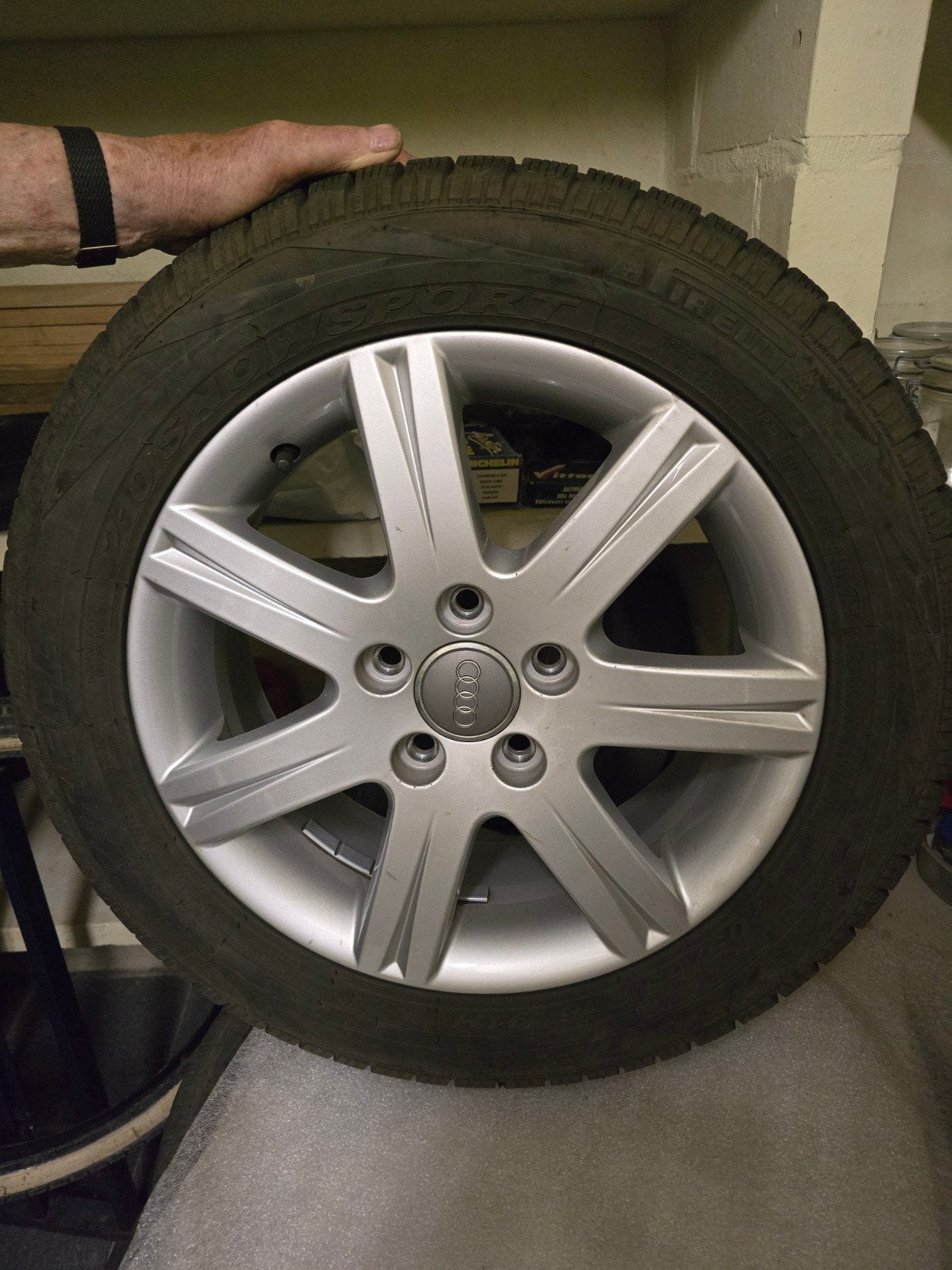 Winterbanden Audi, Auto-onderdelen, Banden en Velgen, Ophalen, Gebruikt, 16 inch, Banden en Velgen