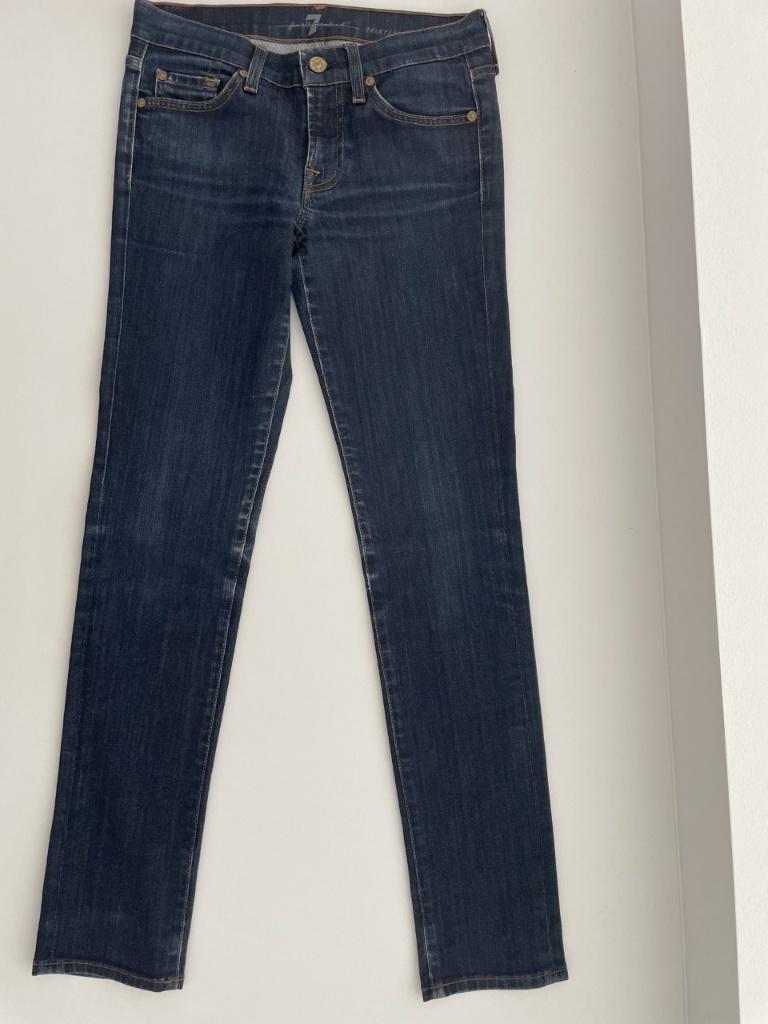 Donkerblauwe jeansbroek met strass 7forallmankind maat 26, Kleding | Dames, Blauw, Ophalen of Verzenden, Zo goed als nieuw, W27 (confectie 34) of kleiner