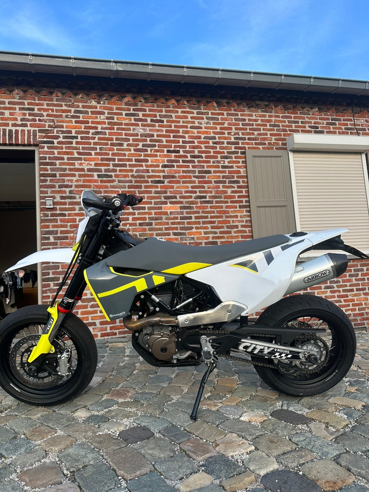 Husqvarna 701 supermoto, Fietsen en Brommers, Ophalen of Verzenden, Zo goed als nieuw