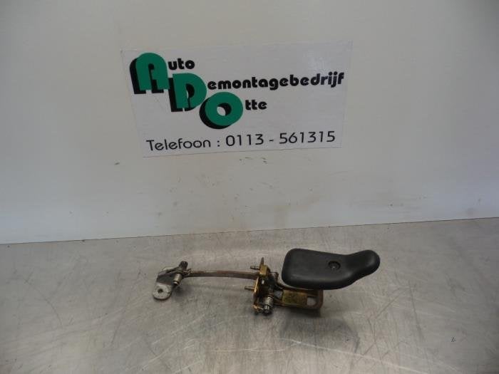 Deurvanger 4Deurs links-achter van een Renault Kangoo (Kango, Gebruikt, -, Renault, -
