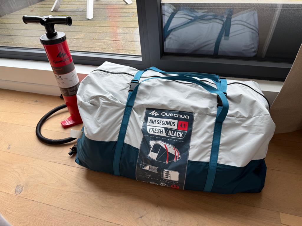 Quechua Air Seconds Fresh & Black, Caravans en Kamperen, Tenten, Ophalen, Zo goed als nieuw