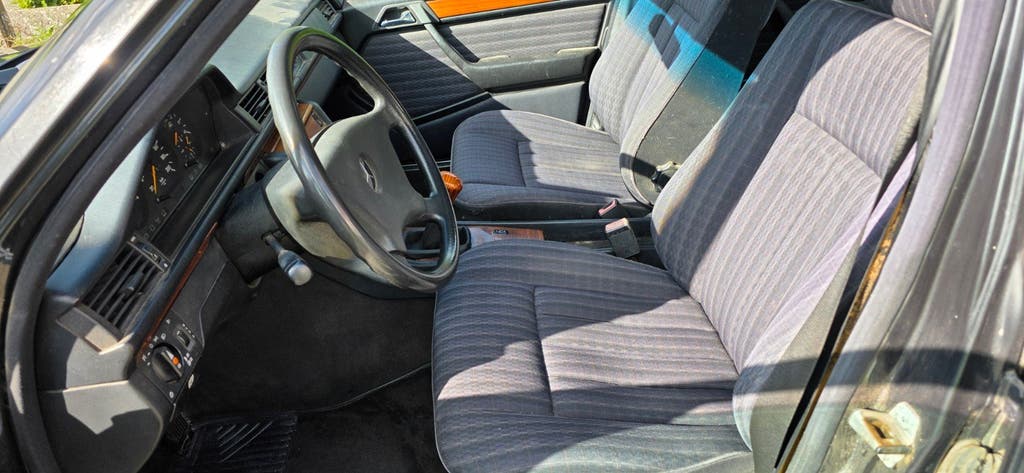 Mercedes 250TD Oldtimer 1992 met 295.000km, foto 11