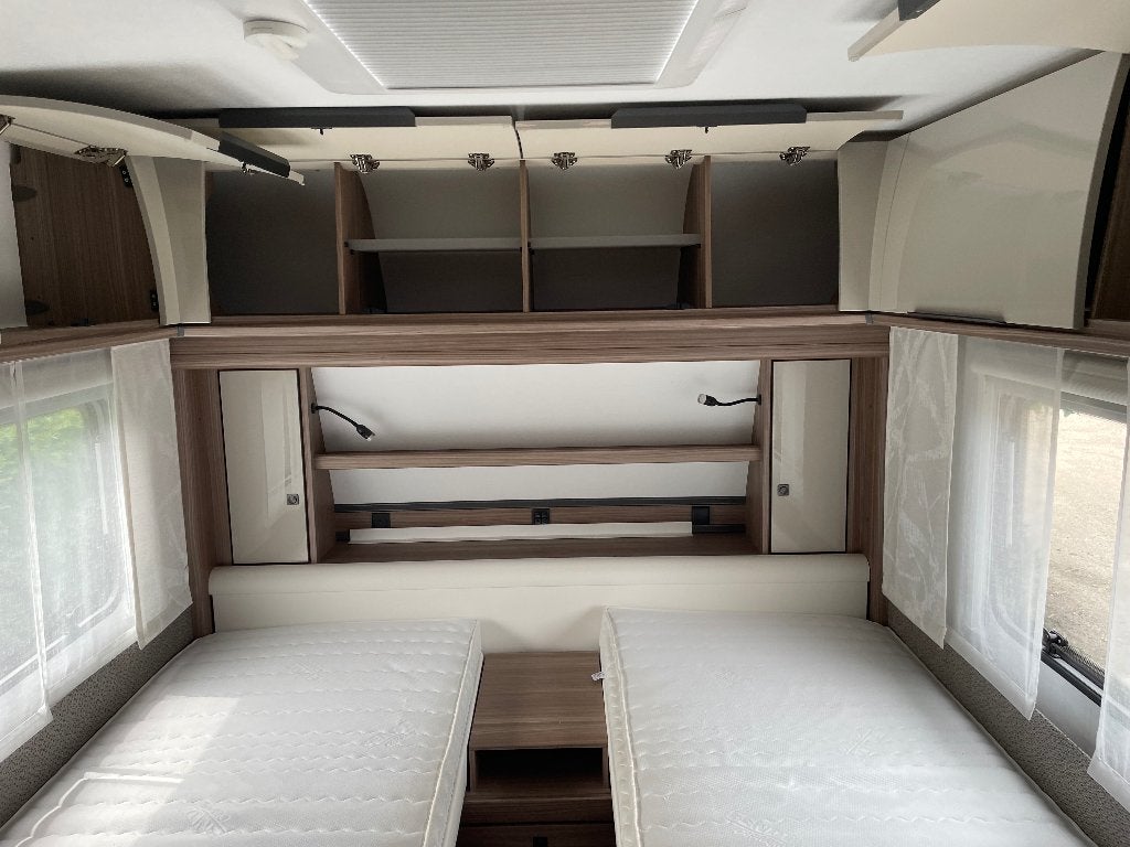 caravan, Caravans en Kamperen, Caravans, Particulier, tot en met 4, 1500 - 2000 kg, Rondzit, Fendt, 2 aparte bedden, Lengtebed