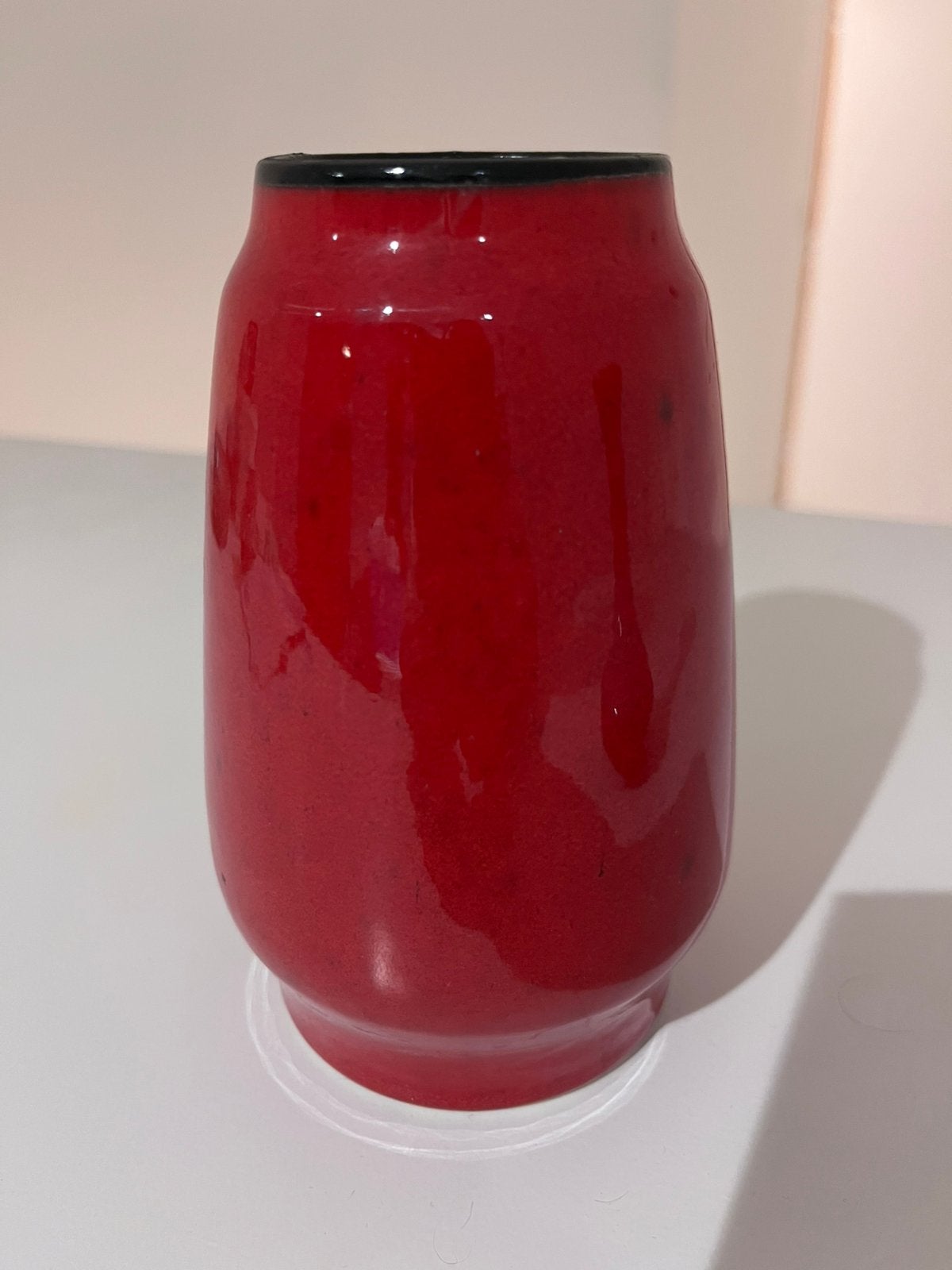 Keramisch vaasje in glanzende rode glazuur, Maison & Meubles, Accessoires pour la Maison | Vases, Enlèvement ou Envoi, Comme neuf
