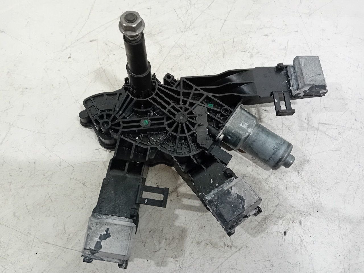 Ruitenwissermotor achter Peugeot 308, Onderdelen@venauto.nl, Van der Ven Autorecycling B.V., Ettenseweg 76, 4706 PB Roosendaal, The Netherlands