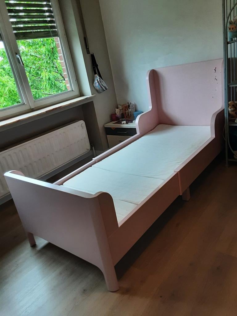 Lit évolutif Ikéa rose