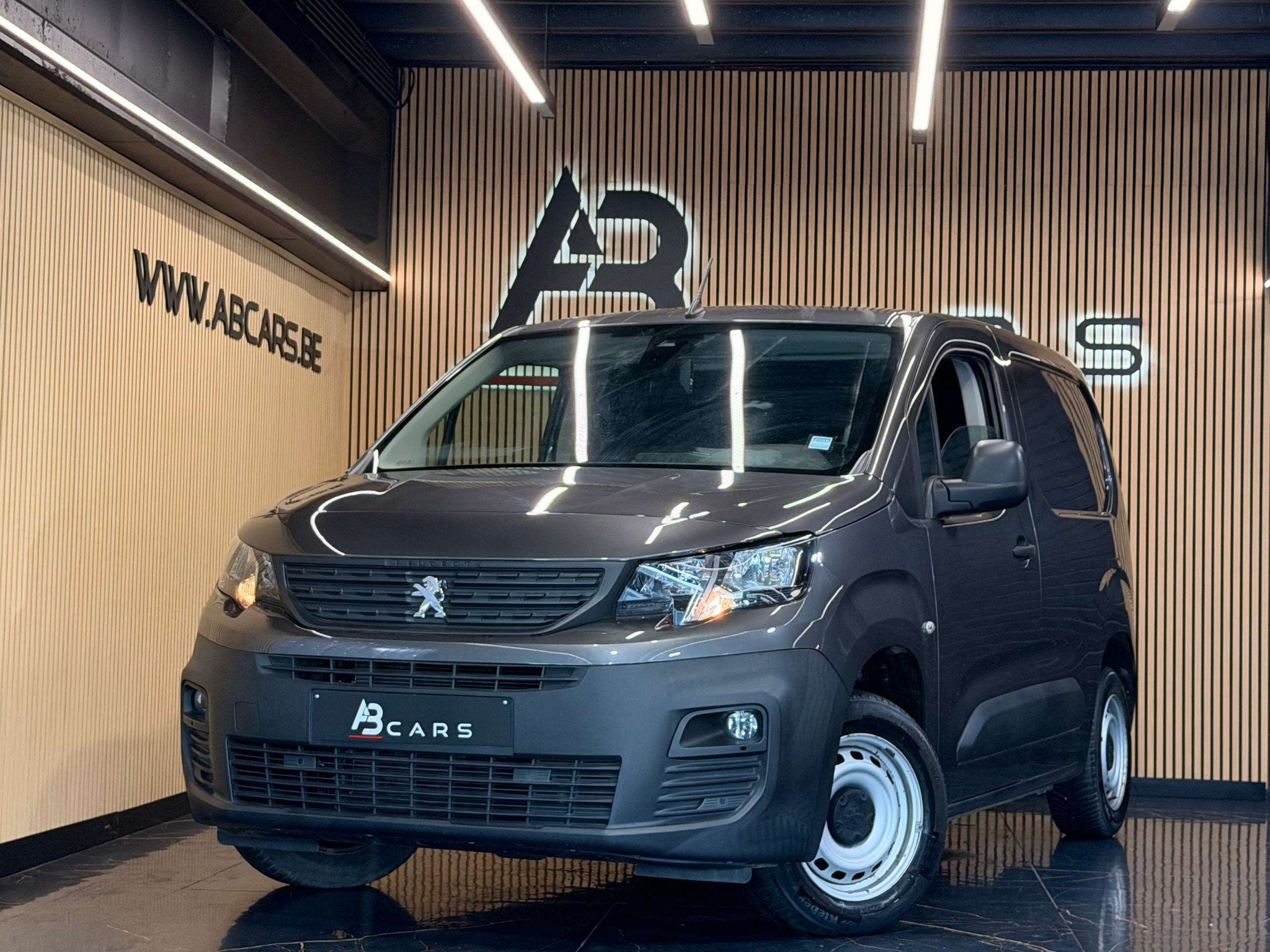 Peugeot Partner 1.2i * GARANTIE 12 MOIS * 3 PLACES * 1ER PRO, 121 g/km, Argent ou Gris, Achat, Euro 6