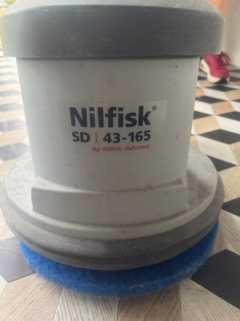 Professionele poetsmachine Nilfisk SD 43-165, Bricolage & Construction, Matériel de nettoyage, Enlèvement, Utilisé, Machine de nettoyage à brosse