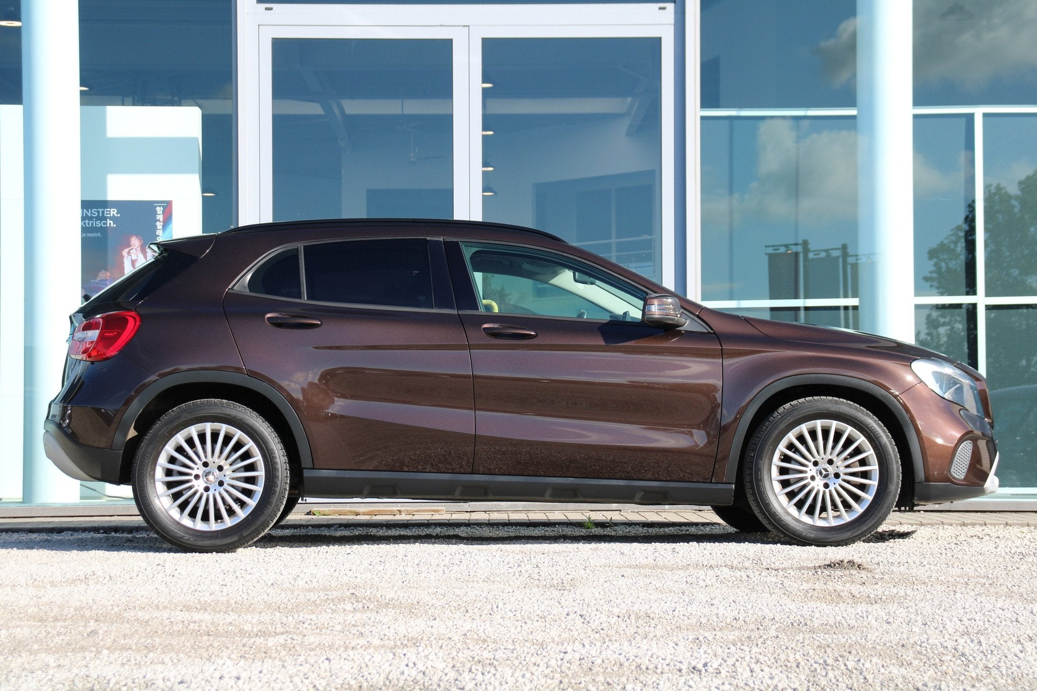 Mercedes-Benz GLA 180D Automaat *LEDER*CAM*NAVI* (bj 2018), Auto's, Geheel digitaal combi-instrument, Gebruikt, 4 cilinders, Bruin