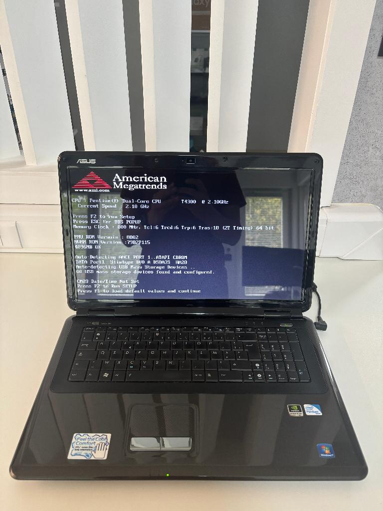 PC-Portable Asus X70IO pour pièces, Asus, 17 pouces ou plus, Enlèvement, Utilisé