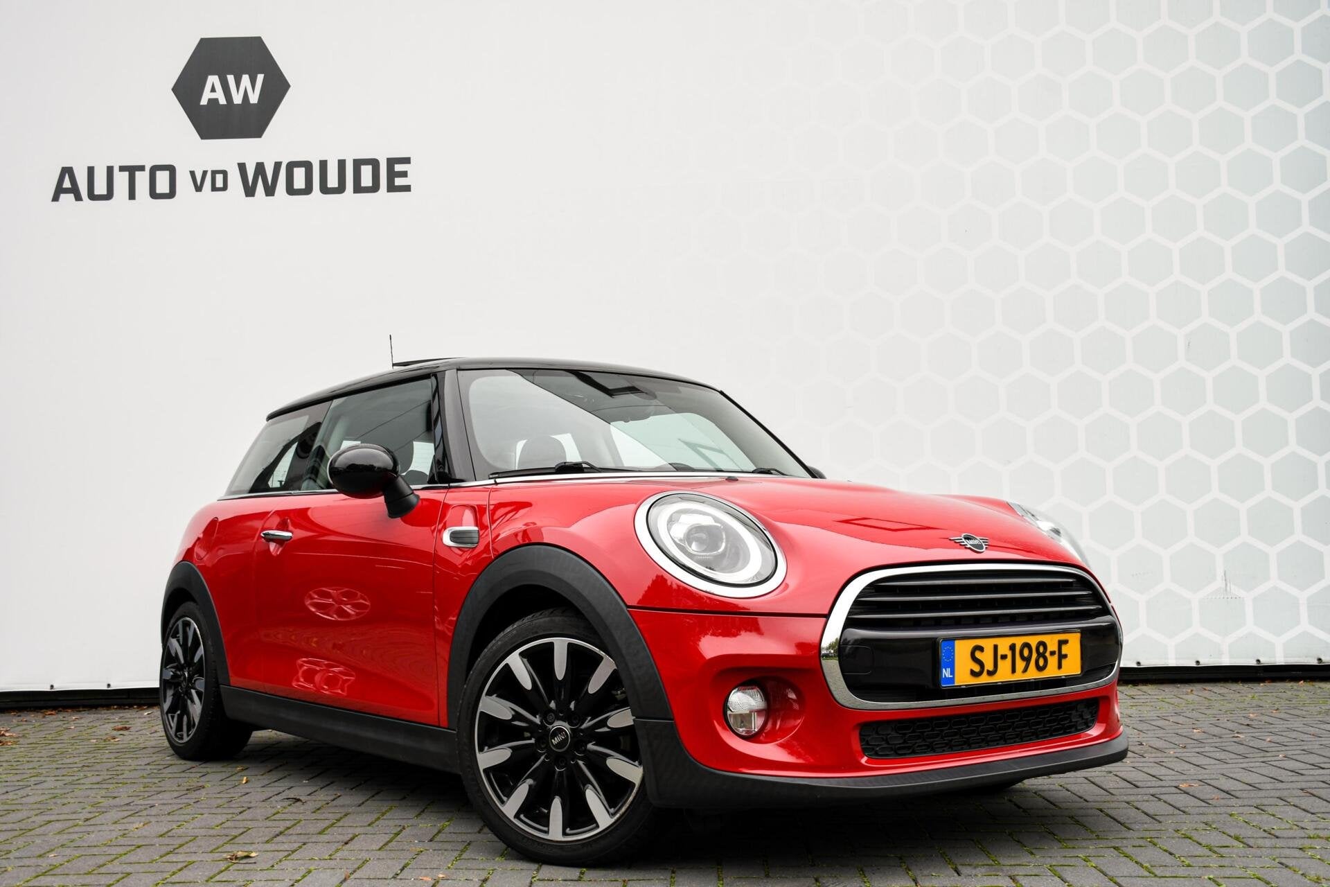 MINI 3-deurs 1.5 Cooper Chili Pano LED Sportstoelen NAP, Autos, Achat, Euro 6, Entreprise, 117 g/km