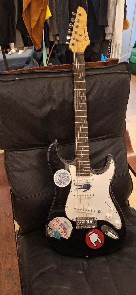 Strat elektrische gitaar, Musique & Instruments, Instruments à corde | Guitares | Électriques, Enlèvement, Comme neuf, Solid body