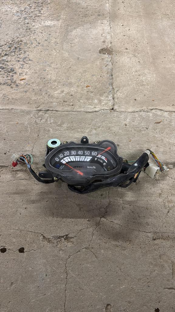 Honda Vision Met-In km-teller, Ophalen of Verzenden, Gebruikt, Kap