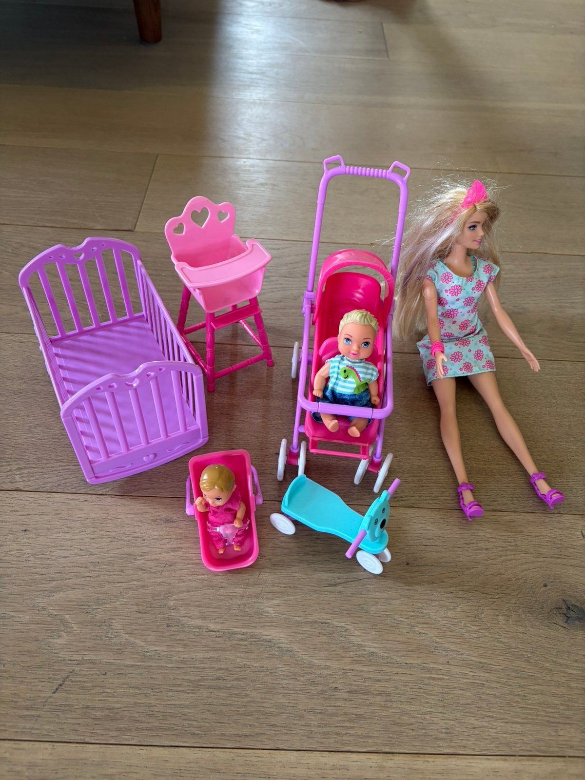 Barbie set - mama met 2 kinderen, Ophalen of Verzenden, Zo goed als nieuw, Barbie