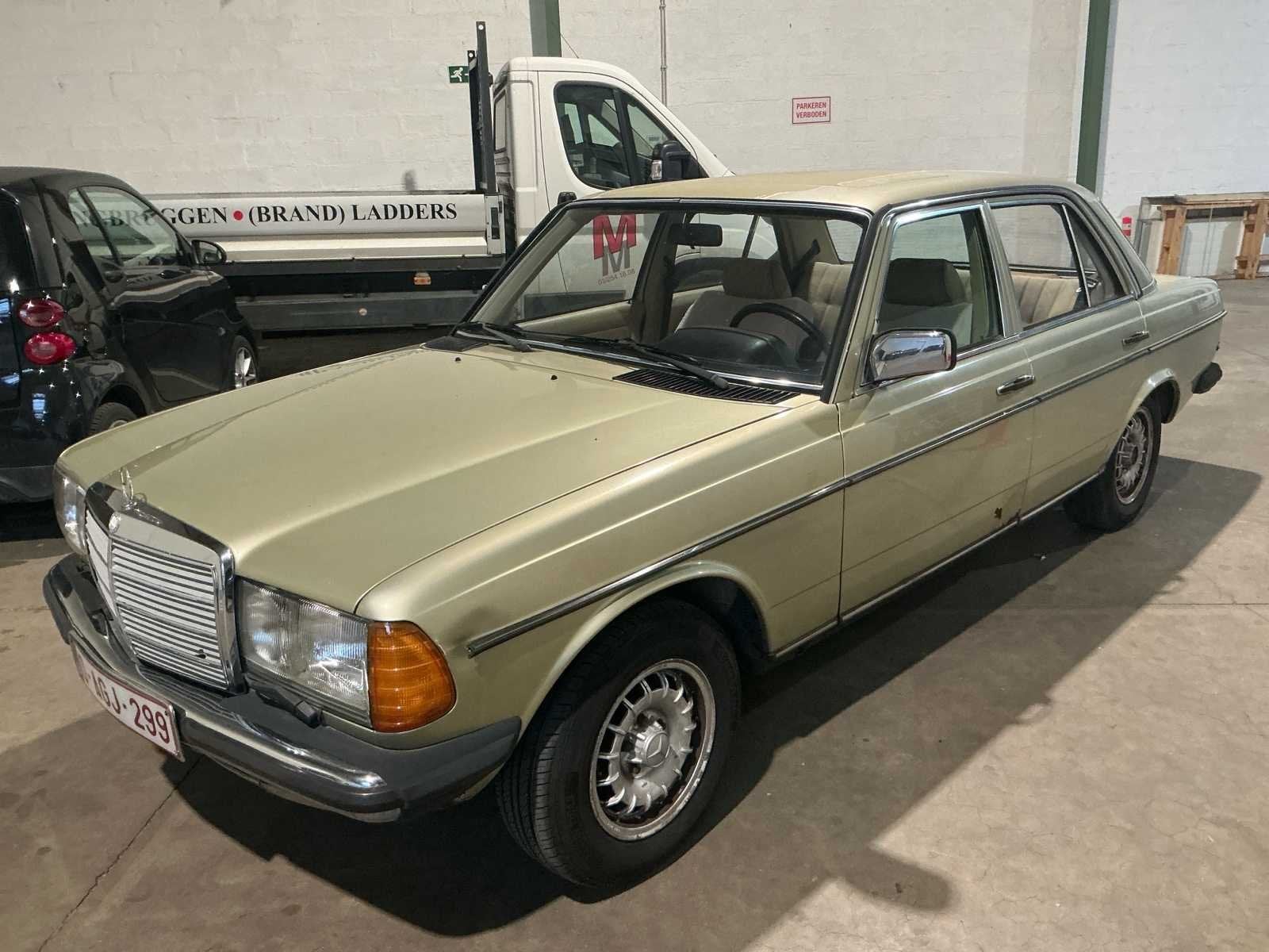 Mercedes-Benz 230E Oldtimer, Auto's, Mercedes-Benz, Bedrijf, Handgeschakeld, Berline
