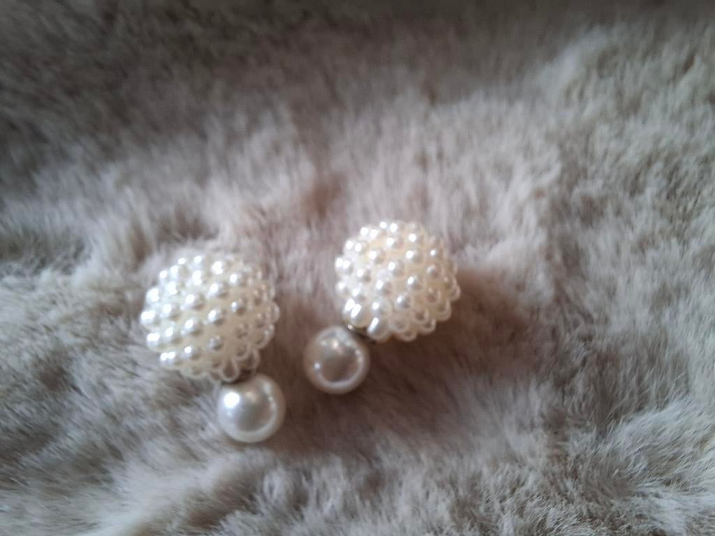 Stekertjes met grotere achterkant (nwpr 18.95eur), Handtassen en Accessoires, Oorbellen, Overige materialen, Wit, Nieuw, Ophalen of Verzenden
