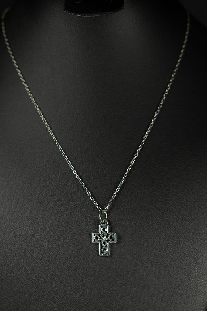 Collier en forme de croix celtique, Envoi