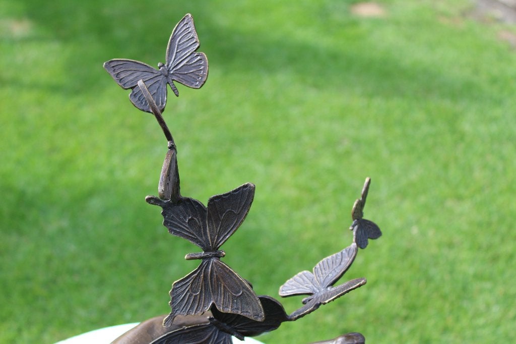 le lâcher de papillons en bronze signé : MILO, Enlèvement ou Envoi, Bronze