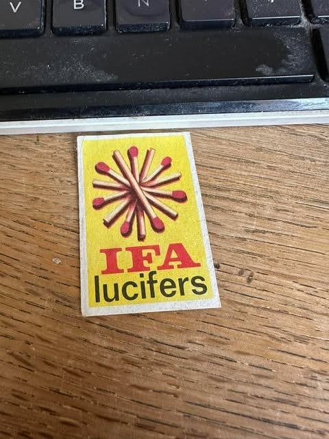 étiquette de boîte d'allumettes IFA matches, Enlèvement ou Envoi, Infi@lif.li, Utilisé, IFA