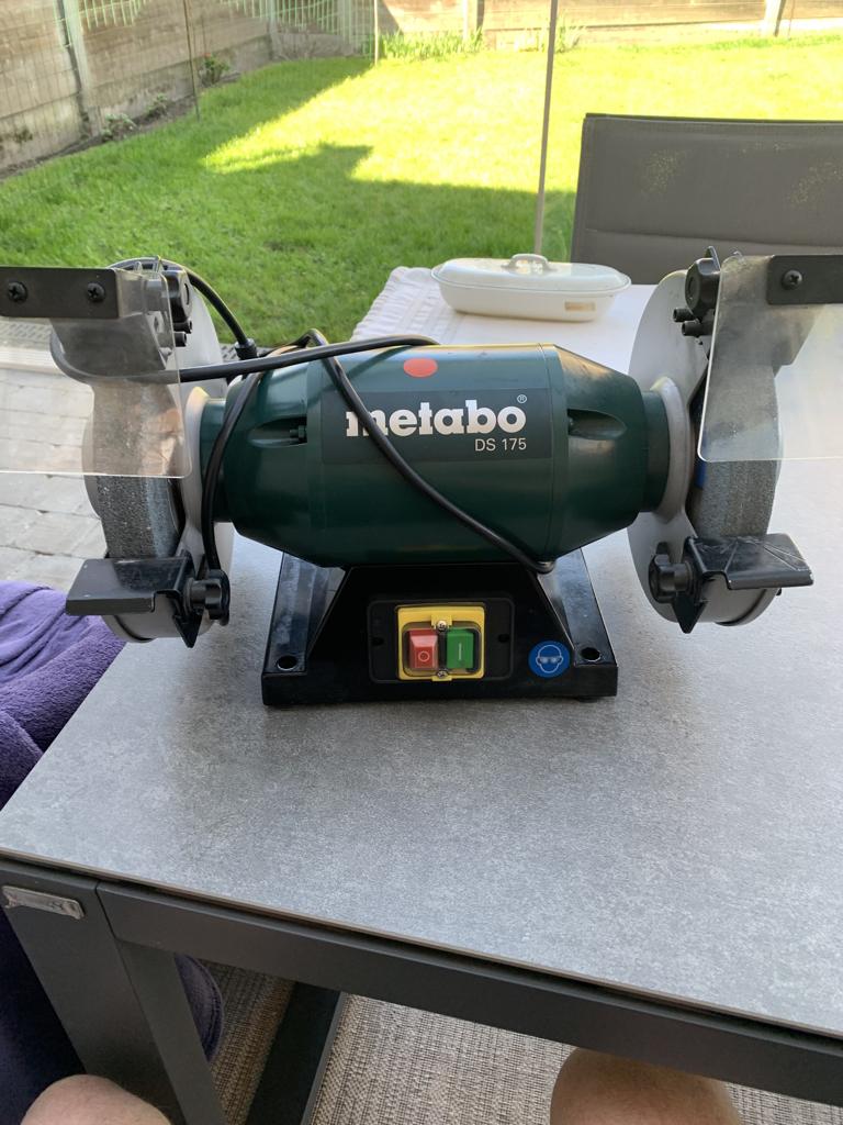 DUBBELE TAFELSLIJPMACHINE, Ophalen, Zo goed als nieuw