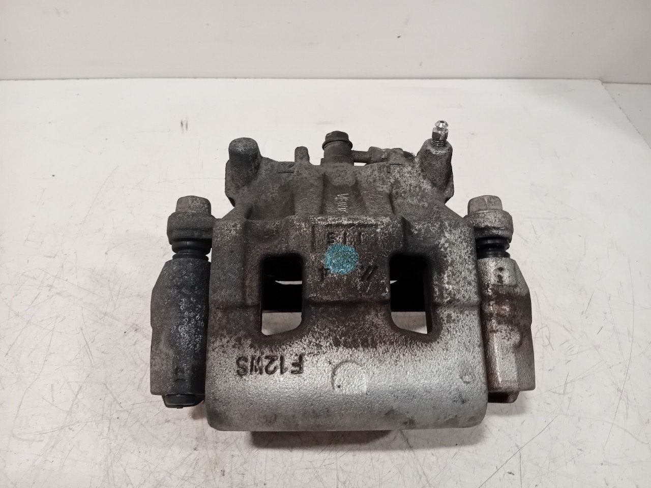 Remklauw links voor Mitsubishi Eclipse, Onderdelen@venauto.nl, Van der Ven Autorecycling B.V., Ettenseweg 76, 4706 PB Roosendaal, The Netherlands