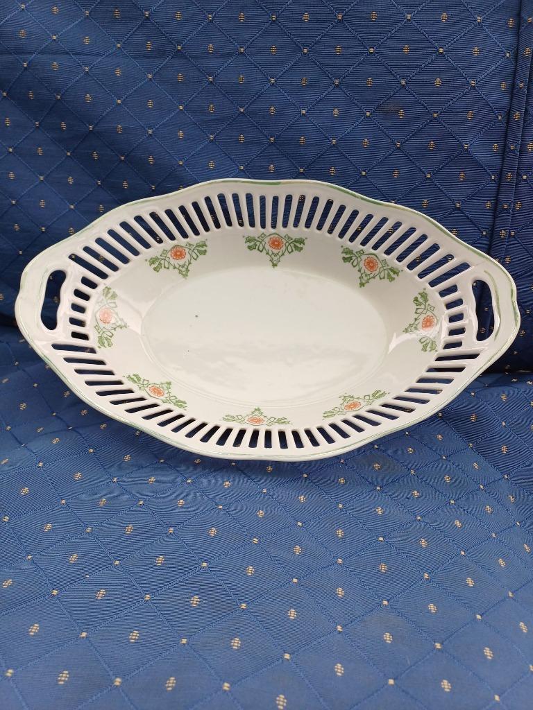 Corbeille à fruits ou pain en porcelaine ajourée, Antiquités & Art, Antiquités | Céramique & Poterie, Enlèvement