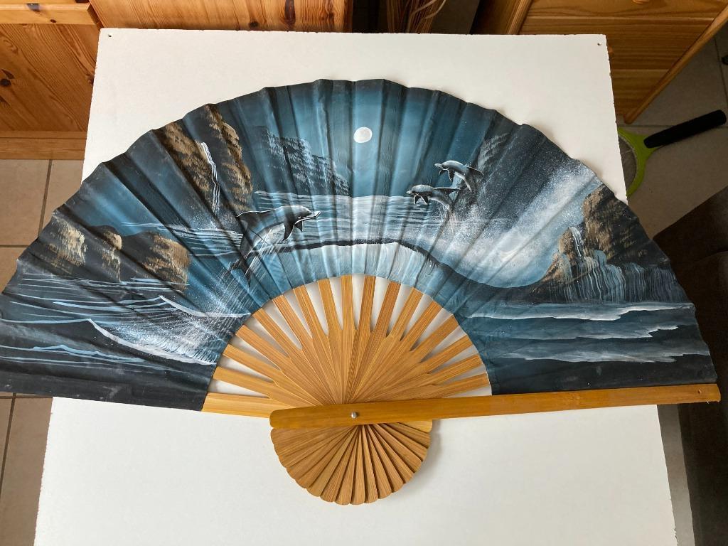 éventail Dauphins (grand format) - déco, Antiquités & Art, Enlèvement