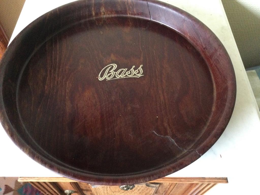 Houten dienblad  ( antiek ) Bass, Enlèvement, Comme neuf