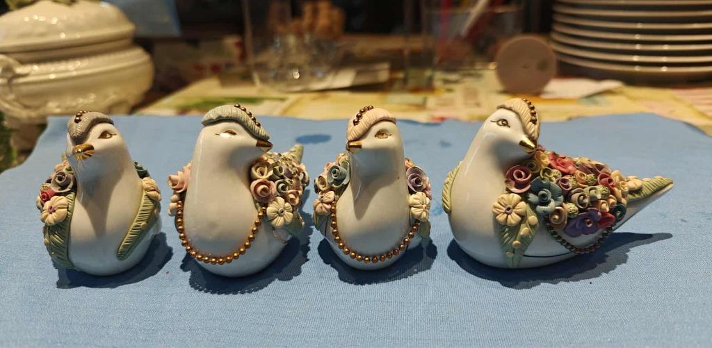 beeldje vogels in keramiek met bloemen, Enlèvement ou Envoi, Comme neuf, Animal