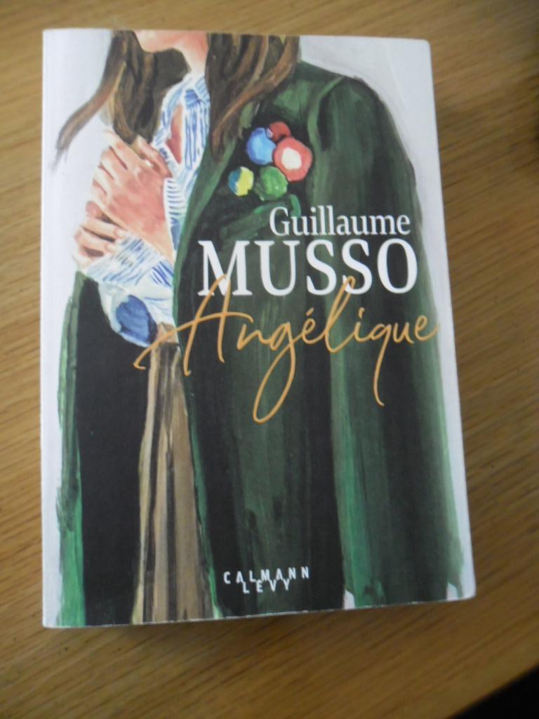2Livres Musso (1 avec croquis) cartonnés, Ophalen, Zo goed als nieuw, Guillaume Musso
