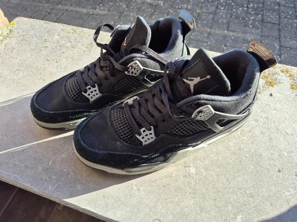 Nike Air Jordan 4 Retro noir ciment taille 44, Nike, Comme neuf, Enlèvement, Baskets