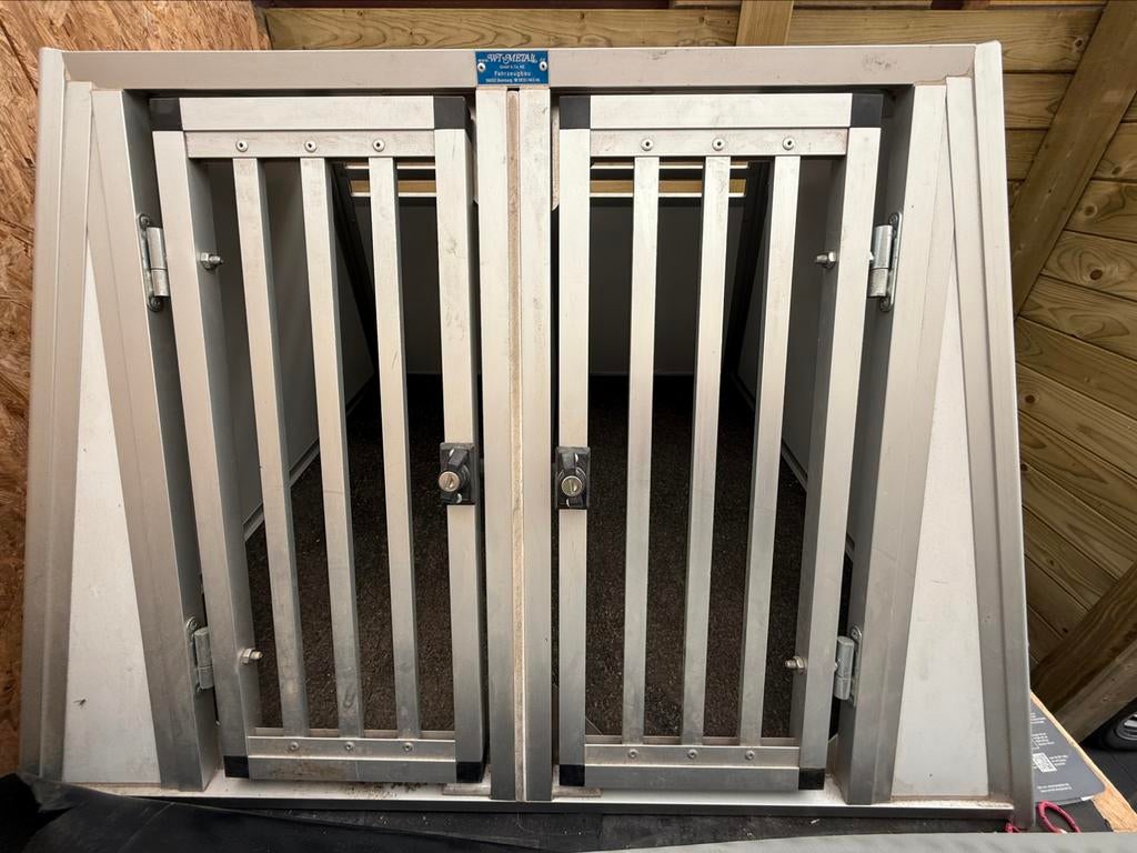 Bench WT Metal met sleutels en mat, Ophalen, Zo goed als nieuw
