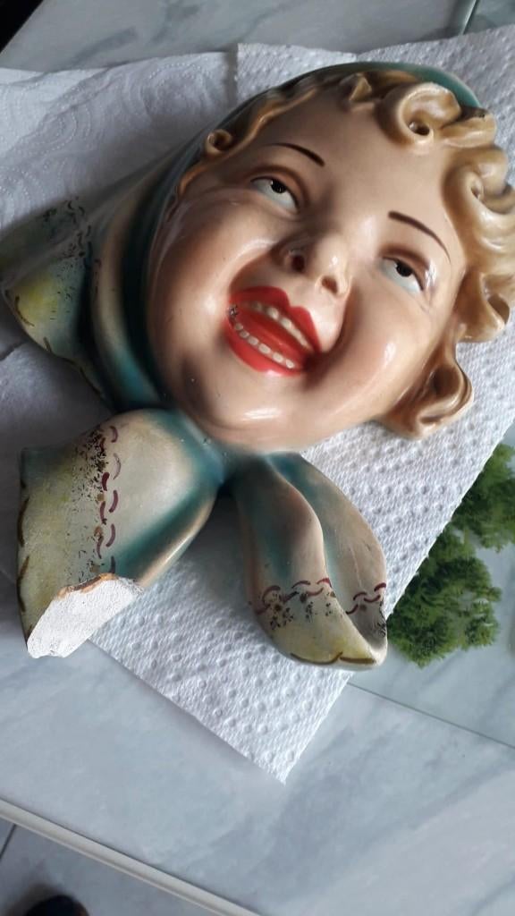visage vintage en relief ( plâtre année 1950 ), Enlèvement