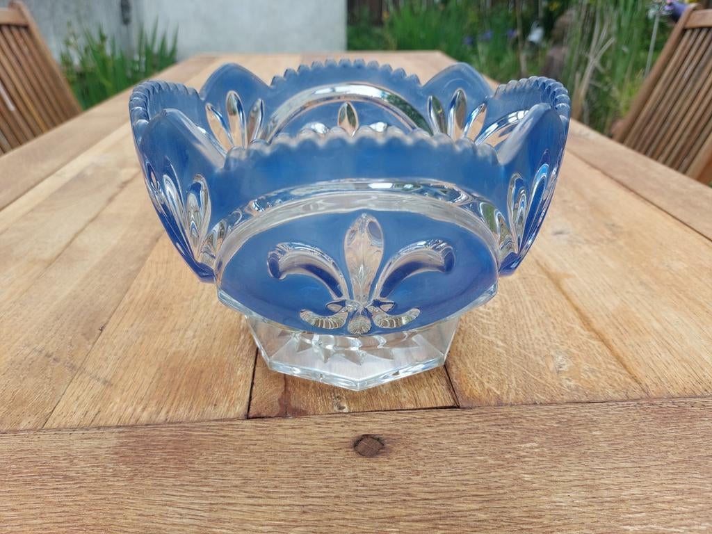 Superbe vase, corbeille en cristal.  A fleur de lys., Enlèvement ou Envoi