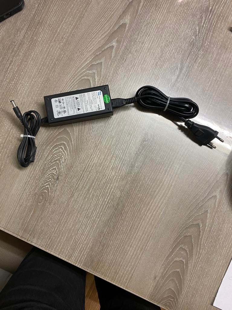 Complete stroomadapter, Ophalen of Verzenden, Zo goed als nieuw