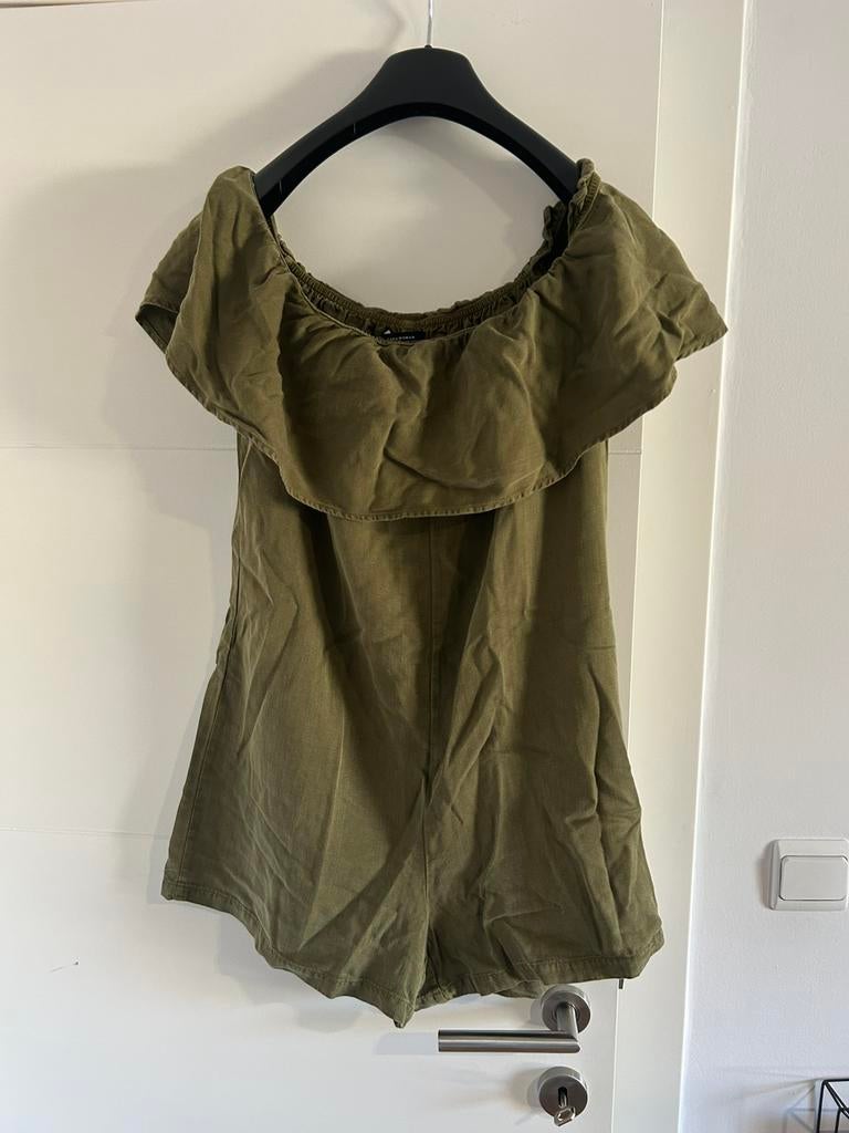 Playsuit Zara.kaki. S, Vêtements | Femmes, Combinaisons, Enlèvement ou Envoi, Comme neuf, Vert, Zara