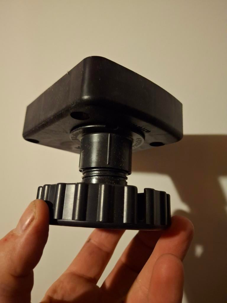 Verstelbare voetjes kasten, Ophalen