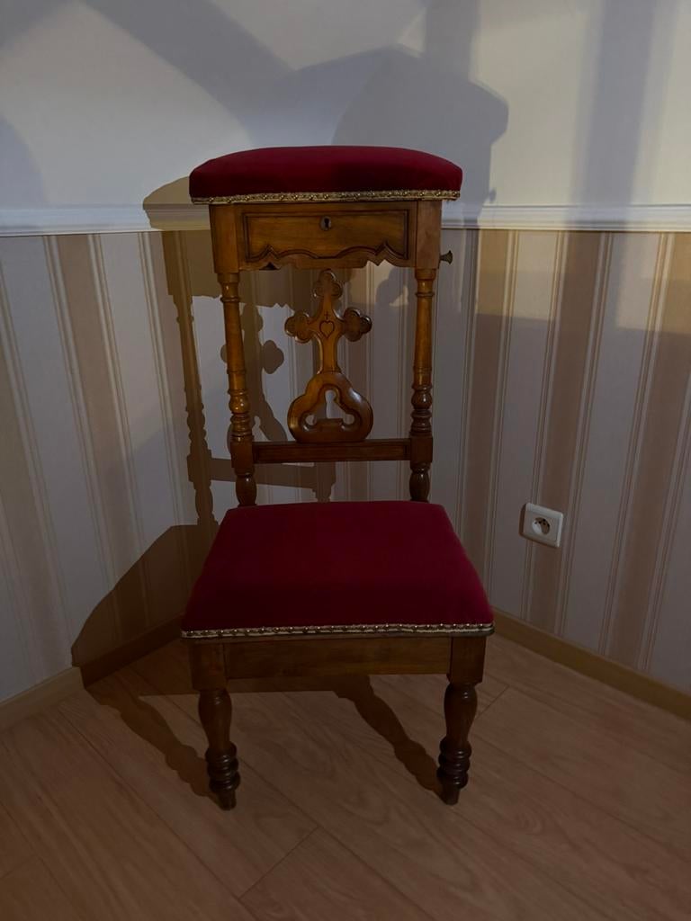 Chaise d'église ancienne, Enlèvement