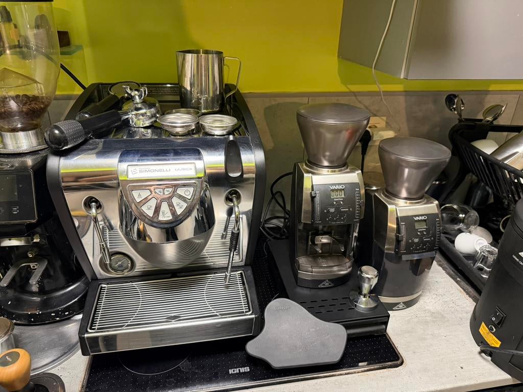 Machine café simonelli musica + accessoires + moulin, Enlèvement ou Envoi, Utilisé