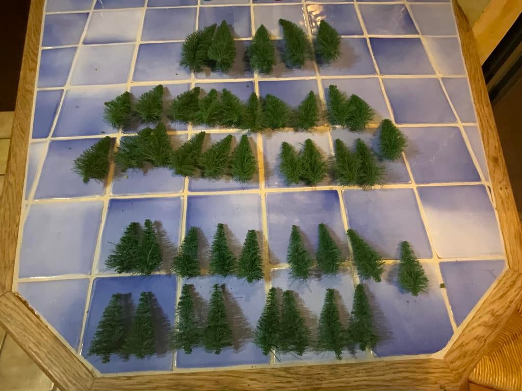 LOT DE 43 SAPINS NEUFS !!! 5x15cm, 21x9cm et 17x7cm., Neuf