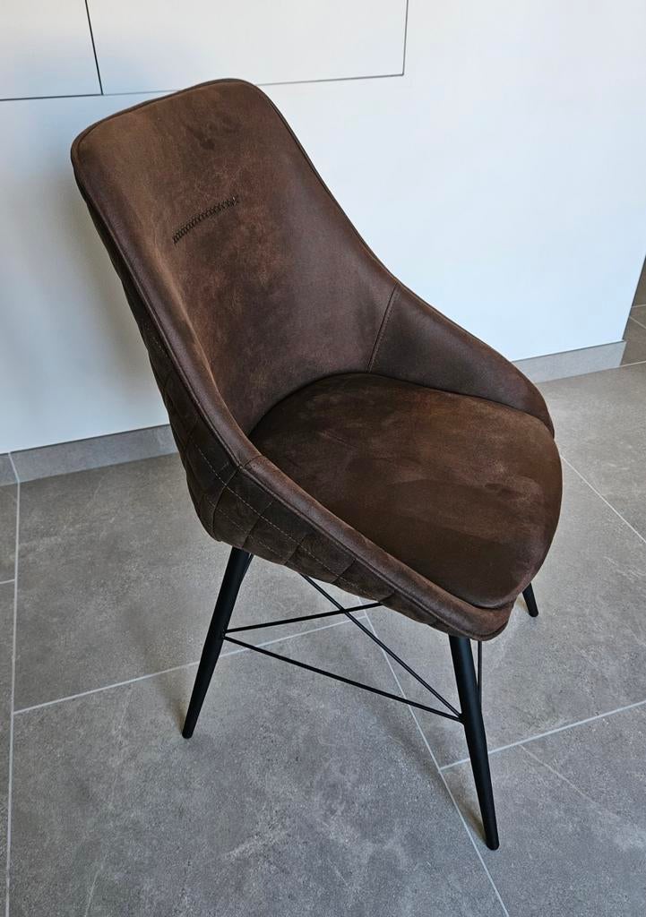 Stoel bruin suede, Ophalen, Bruin, Zo goed als nieuw, Eén