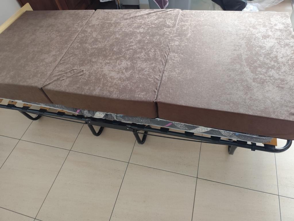 Opvouwbaarbed en matras., Enlèvement
